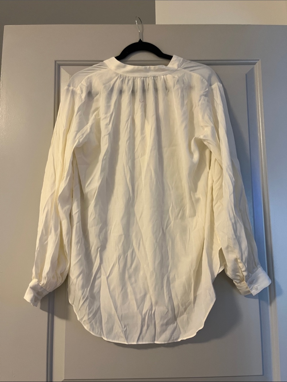 H&M Cream Button-Front Split-Neck Blouse - Picture 2 of 3